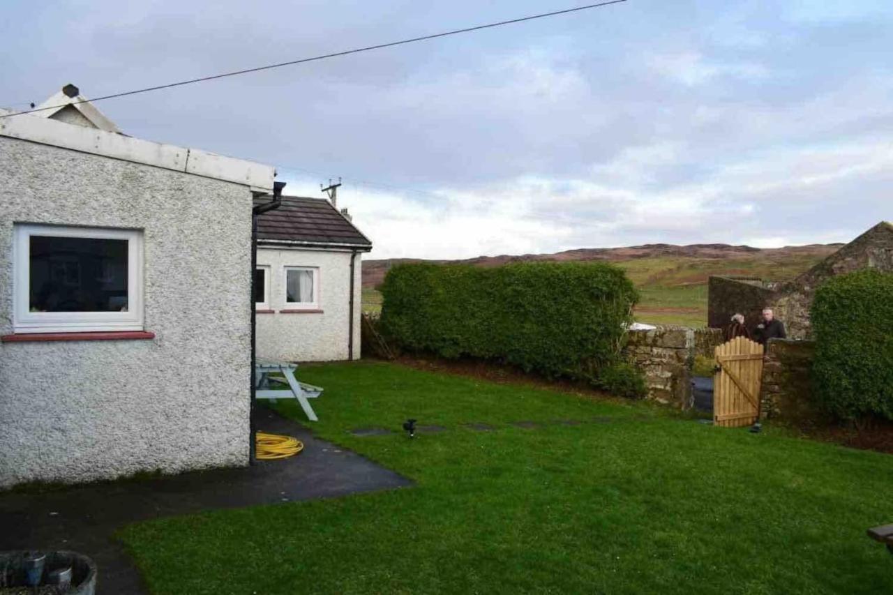 Quaint And Quirky Former Crofters Cottage In Port Ellen Exterior foto