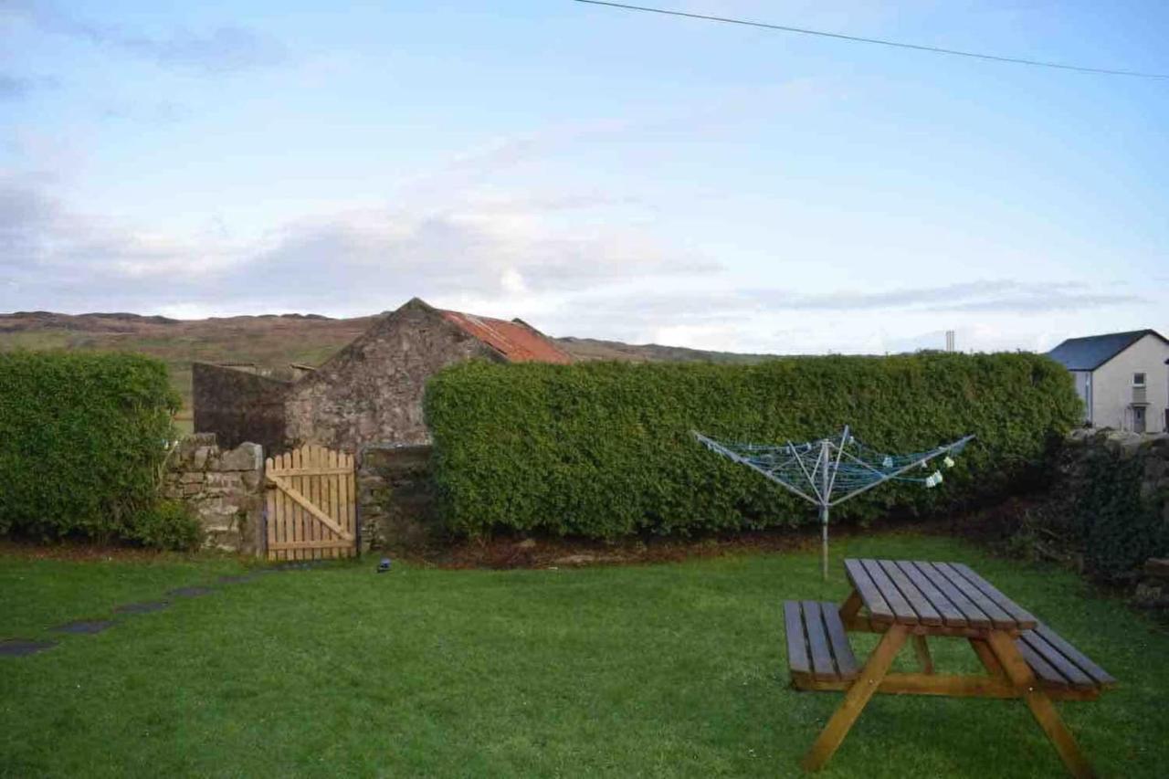 Quaint And Quirky Former Crofters Cottage In Port Ellen Exterior foto